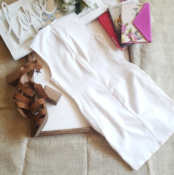 Deep Vneck white dress💐 - Picture 4 of 6